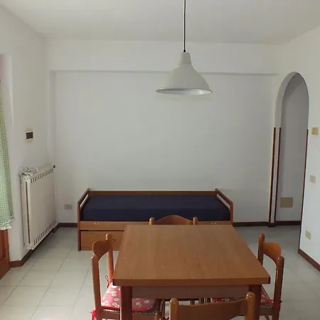 Alzi Apartment *