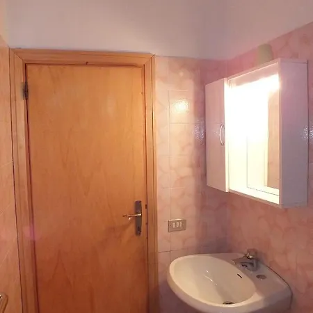 Alzi Apartment *