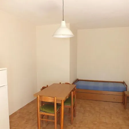 Alzi Apartment *