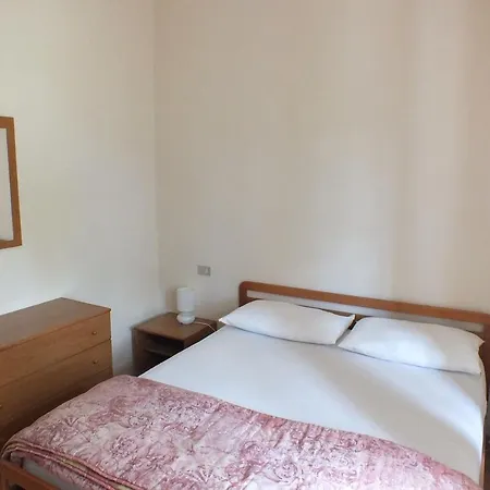 Apartment Alzi *