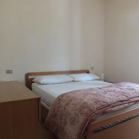 Apartment Alzi *