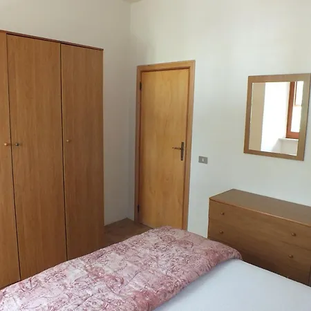 Alzi Apartment